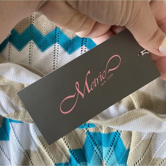 ⭐ 3/$15 NWT Beige White Blue Chevron Knit Babydoll Wrap Cami Sweater Tank T - Picture 9 of 9